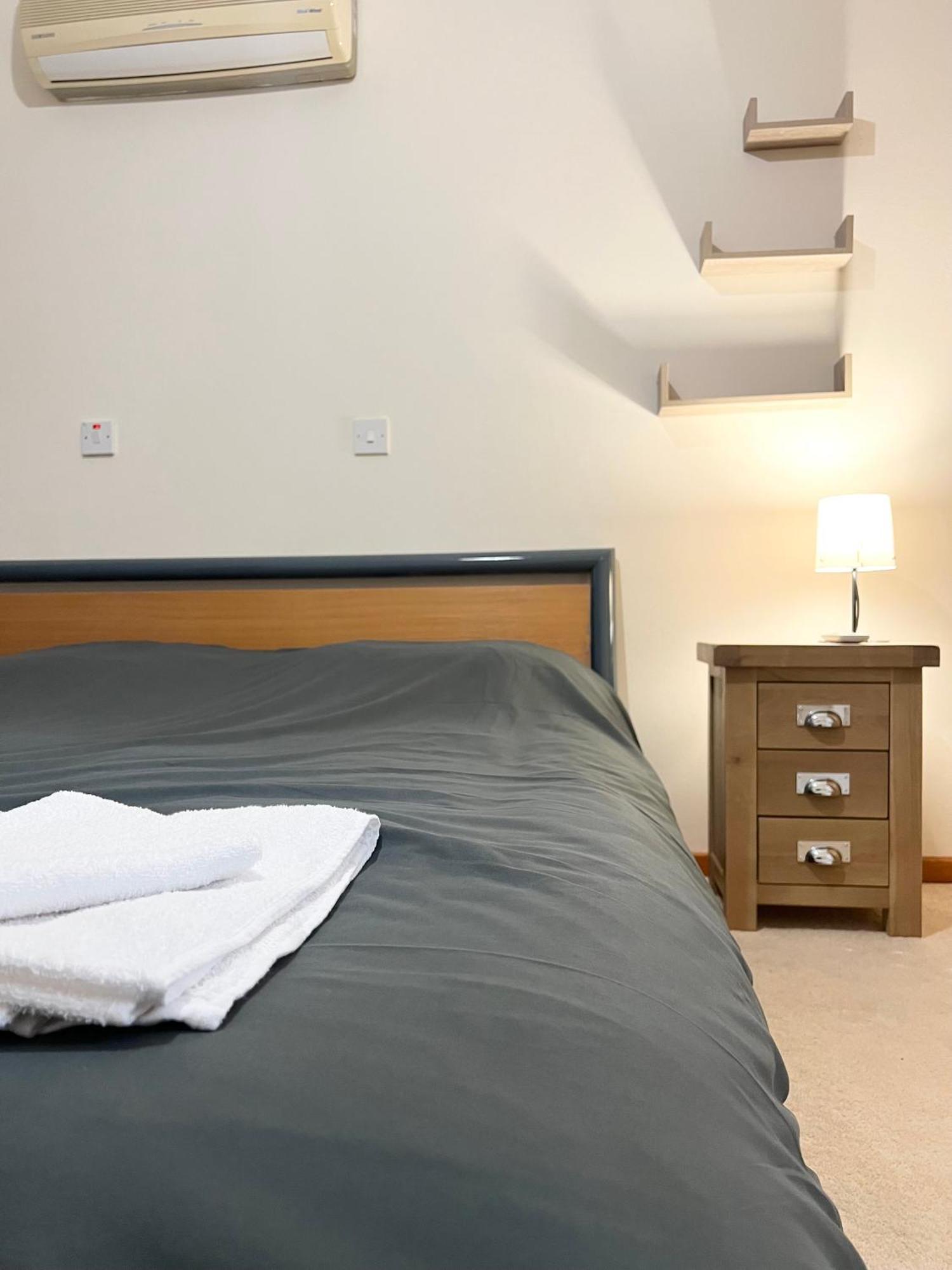 212 Apartment, A 2-Bedroom Escape Paphos Exterior photo